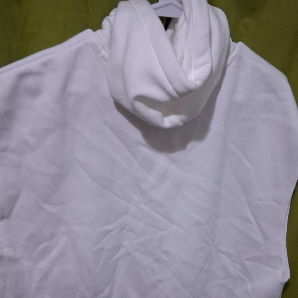 Under Armour Classic White Sleeveless Hoodie - Picture 4 of 7